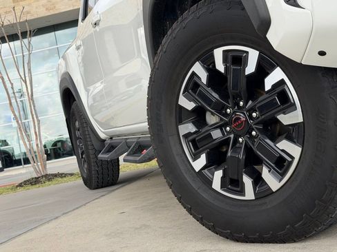 Used 2023 Nissan Frontier PRO-4X w/ Technology Package image 20