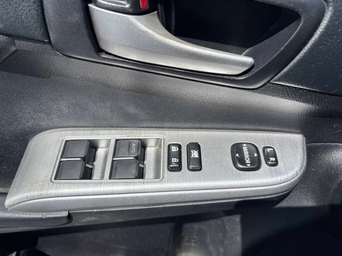 Used 2012 Toyota Camry SE FWD image 16