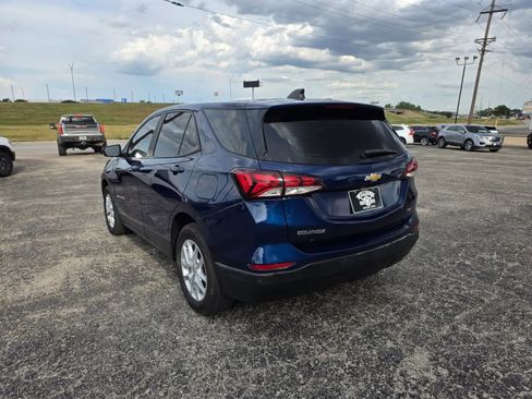 Used 2023 Chevrolet Equinox LS AWD/4WD image 5