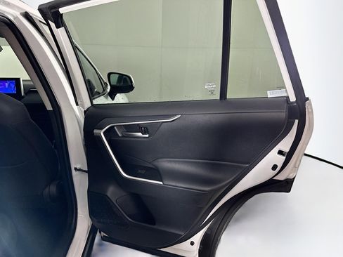 Used 2025 Toyota RAV4 XLE image 28
