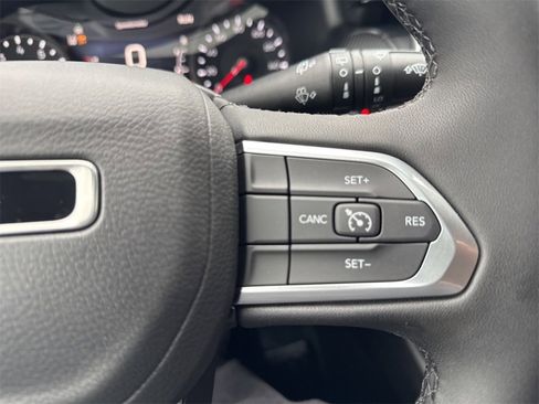 New 2026 Jeep Compass Latitude image 17