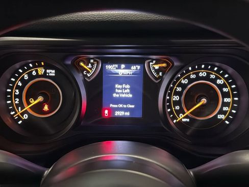 Used 2025 Jeep Gladiator Nighthawk image 28