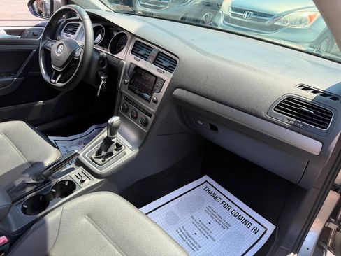 Used 2015 Volkswagen Golf S FWD image 41