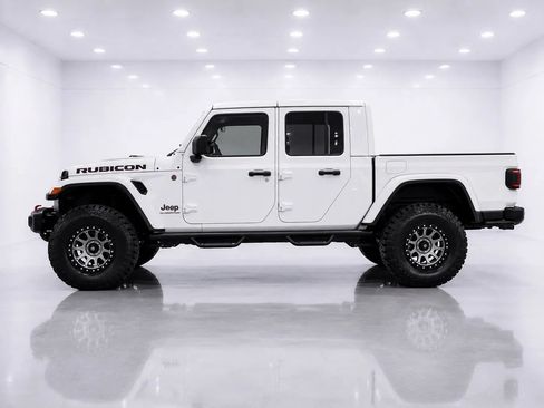 Used 2020 Jeep Gladiator Rubicon AWD/4WD image 2