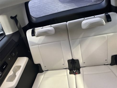 Used 2025 Hyundai Santa Fe Calligraphy image 23