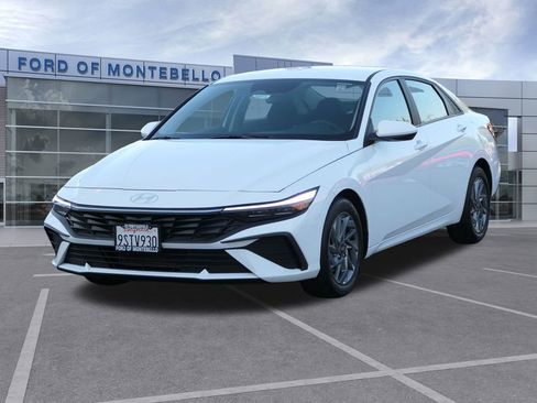 Used 2024 Hyundai Elantra SEL image 8