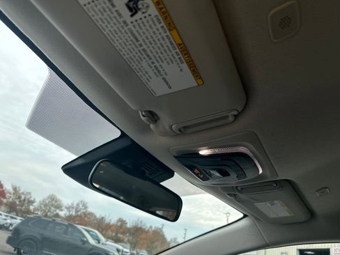 Used 2023 Toyota Corolla LE image 19