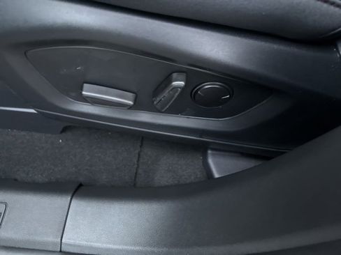 Used 2025 Ford Explorer Active image 15