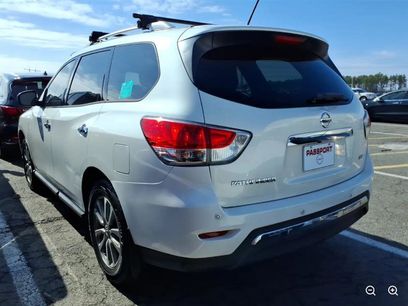 Used 2015 Nissan Pathfinder SV