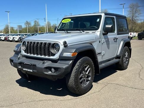 Used 2024 Jeep Wrangler Sport AWD/4WD image 5