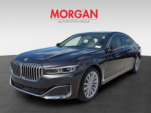Used 2020 BMW 740i image 8