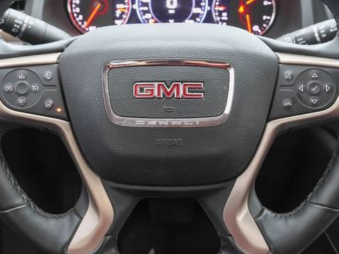 Used 2023 GMC Acadia Denali w/ Denali Technology Package FWD image 29
