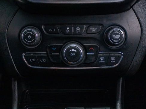 Used 2020 Jeep Cherokee Latitude image 14