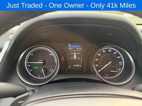 Used 2023 Toyota Camry SE FWD image 9
