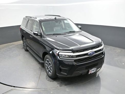 Used 2024 Ford Expedition XLT AWD/4WD image 41