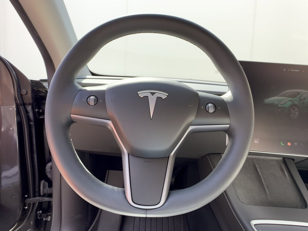 Used 2024 Tesla Model Y Long Range RWD image 10
