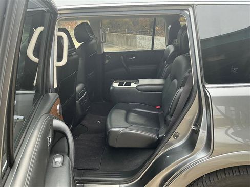 Used 2017 INFINITI QX80 4WD w/ Driver Assistance Package image 29