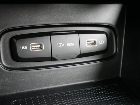 Used 2022 Hyundai Venue SEL FWD image 25