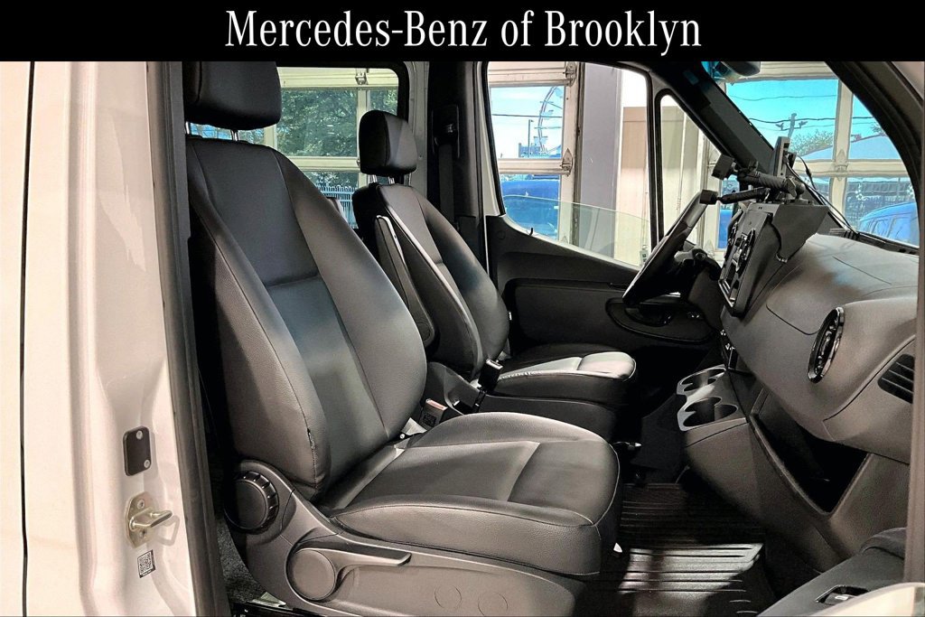 Used 2025 Mercedes-Benz Sprinter 2500 image 8