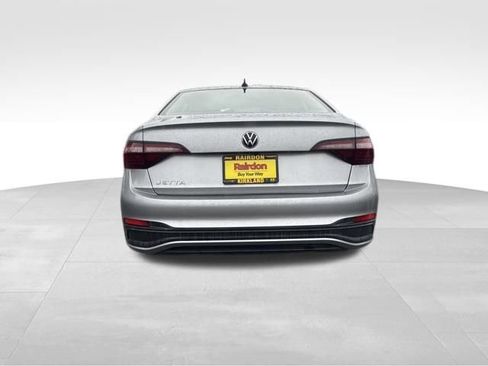 Used 2024 Volkswagen Jetta S image 7