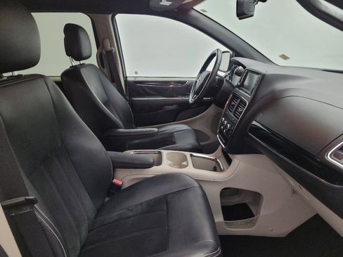 Used 2018 Dodge Grand Caravan SXT FWD image 21
