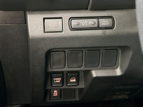 Used 2023 Nissan Frontier SV image 17