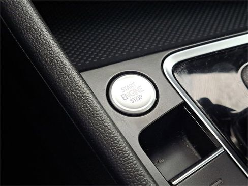 Used 2019 Volkswagen Jetta SEL image 22