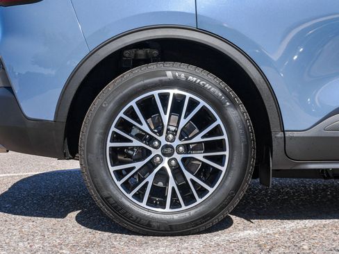 New 2025 Ford Escape SE w/ Class II Trailer Tow Package image 12