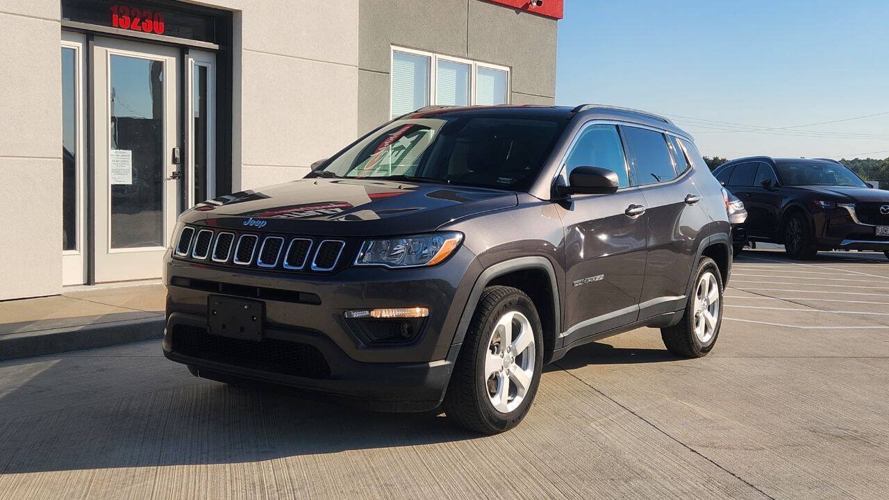 Used 2018 Jeep Compass Latitude w/ Popular Equipment Group FWD image 26
