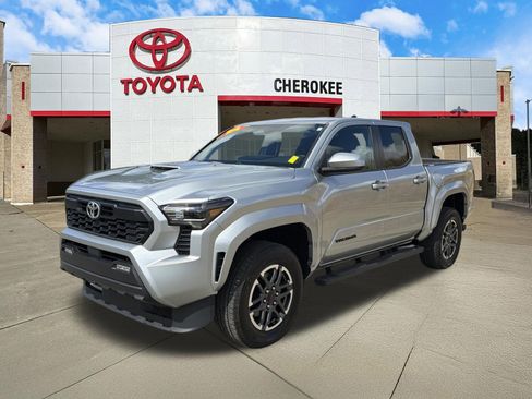 Used 2024 Toyota Tacoma TRD Sport image 1