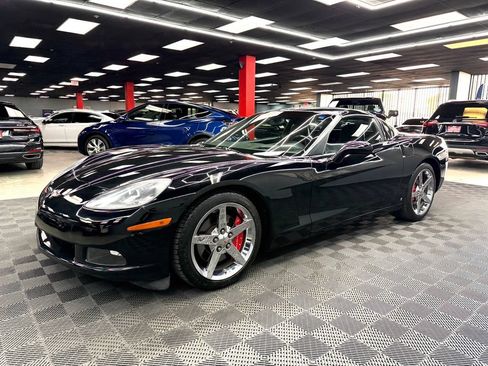 Used 2007 Chevrolet Corvette Coupe w/ Preferred Equipment Group RWD image 8