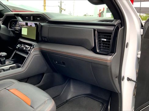 Used 2023 GMC Sierra 1500 AT4 image 19