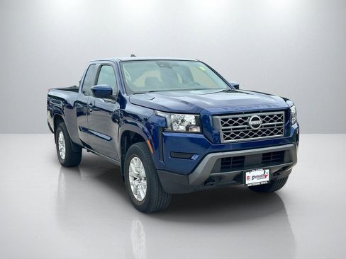 Used 2023 Nissan Frontier SV w/ Technology Package AWD/4WD image 3