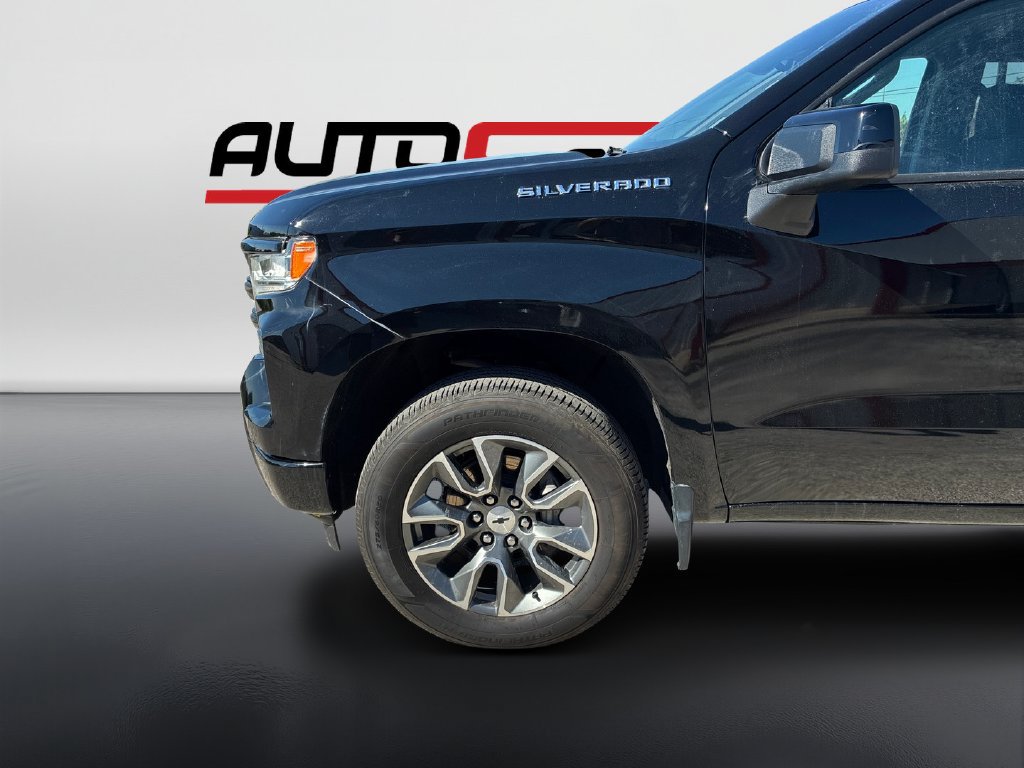 Used 2024 Chevrolet Silverado 1500 RST AWD/4WD image 9