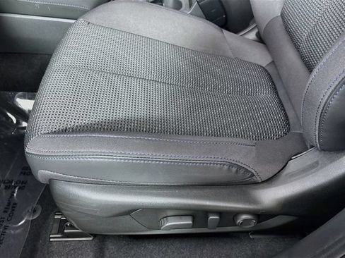 Certified 2025 Subaru Forester Premium AWD/4WD image 20