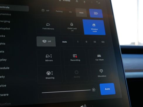 Used 2021 Tesla Model Y Long Range image 28