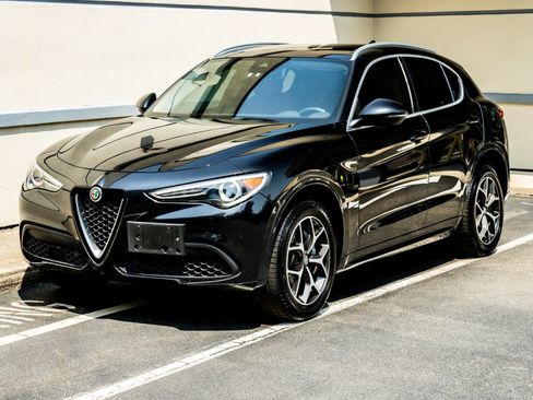 Used 2021 Alfa Romeo Stelvio Ti AWD/4WD image 2