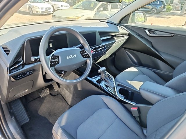 Used 2025 Kia Niro LX FWD image 16