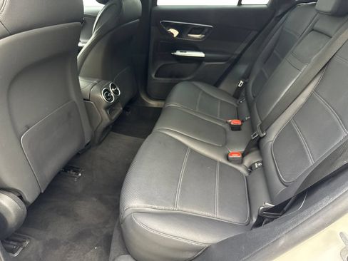 Used 2024 Mercedes-Benz GLC 300 image 30