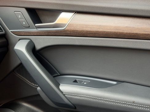 Used 2023 Audi Q5 2.0T Premium Plus image 25