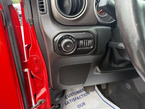 Used 2018 Jeep Wrangler Unlimited Sport S AWD/4WD image 18