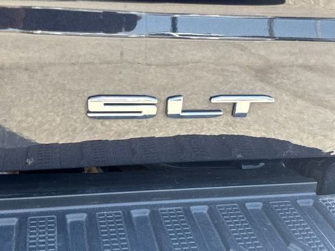 Used 2025 GMC Sierra 1500 SLT AWD/4WD image 6
