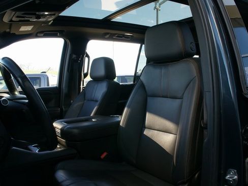 Used 2022 Chevrolet Suburban RST w/ Sport Performance Package image 17