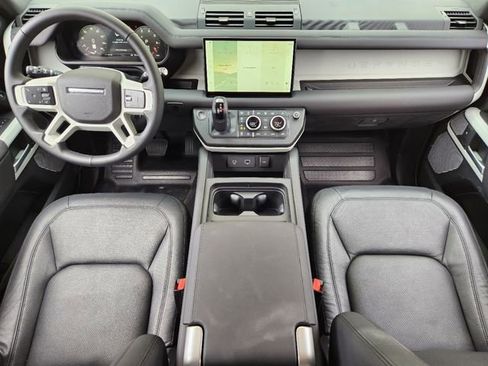 Used 2024 Land Rover Defender 130 S image 19