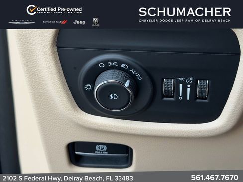 Used 2022 Jeep Grand Cherokee L Limited AWD/4WD image 30