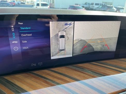 Used 2025 Cadillac Escalade Sport Platinum w/ LPO, ONYX Package image 23