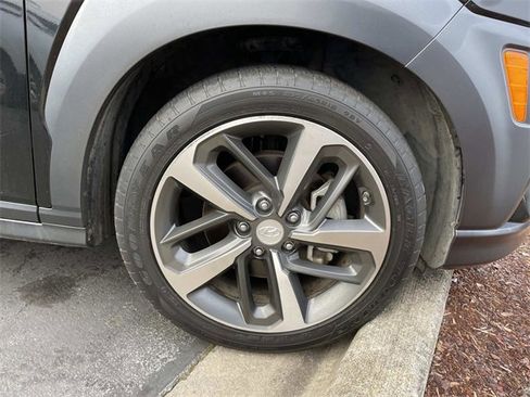 Used 2021 Hyundai Kona Limited image 7