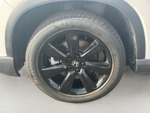 Used 2025 Honda Pilot Black Edition image 35