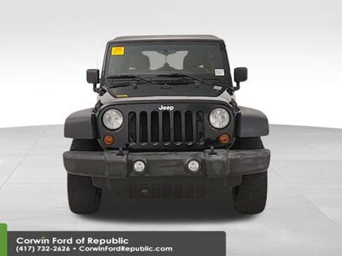 Used 2011 Jeep Wrangler Unlimited Rubicon w/ Dual Top Group image 2