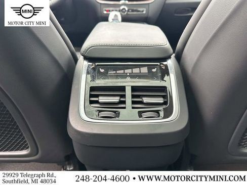 Used 2023 Volvo XC60 B6 Ultimate w/ Climate Package AWD/4WD image 18